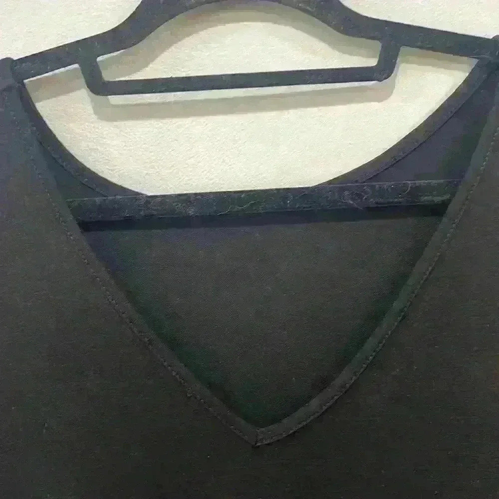 Black v neck dress with adjustable waist and slightly puffy sleeves size large - Picture 5 of 11